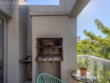 Monoambiente dúplex venta c/ cochera, terraza y parrilla en Núñez
