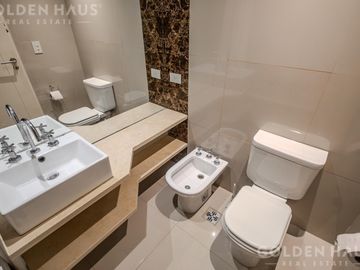 Monoambiente dúplex venta c/ cochera, terraza y parrilla en Núñez