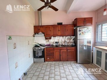 CHALET 4 AMB C/COCHERA- QUINCHO Y JARDIN. QUILMES OESTE