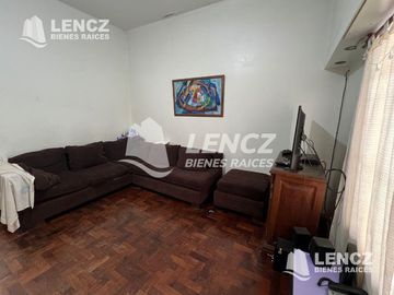 CHALET 4 AMB C/COCHERA- QUINCHO Y JARDIN. QUILMES OESTE