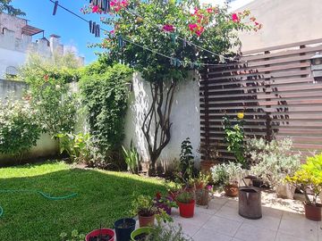 Es perfecto! PH en Planta Baja con jardín y cochera ¿Qué más podes pedir?