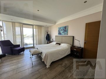 Casa en  venta en country Terravista con fondo a lago