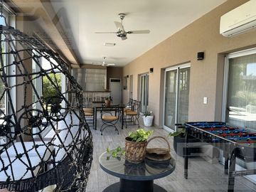 Casa en  venta en country Terravista con fondo a lago