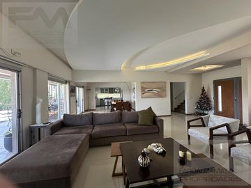 Casa en  venta en country Terravista con fondo a lago