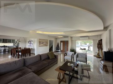 Casa en  venta en country Terravista con fondo a lago