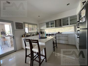 Casa en  venta en country Terravista con fondo a lago