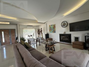 Casa en  venta en country Terravista con fondo a lago