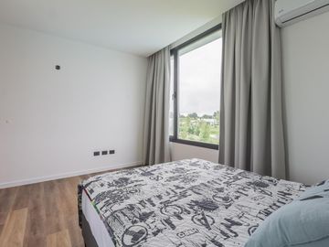 VENTA CASA 7 AMBIENTES - SALIDA LAGUNA - CHACRAS DE LA RESERVA