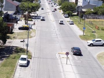 Galpón a estrenar sobre Av. Mario Bravo