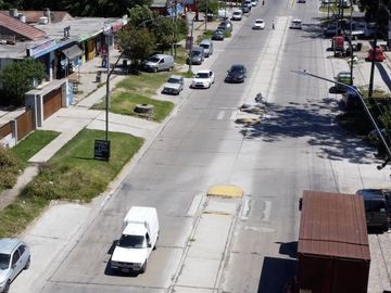 Galpón a estrenar sobre Av. Mario Bravo