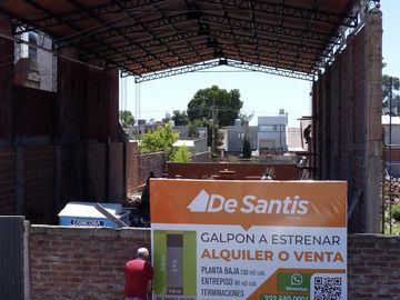 Galpón a estrenar sobre Av. Mario Bravo