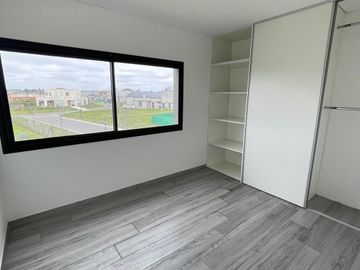 Casa a estrenar en  Barrio Privado San Pablo