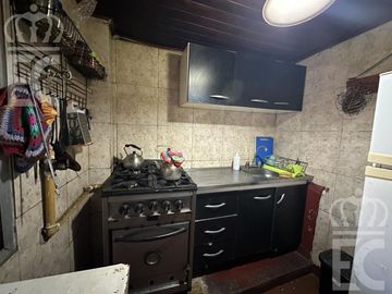 Casa con local en Lanús Oeste para reciclar