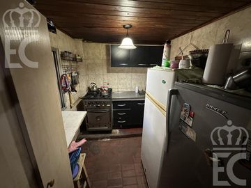 Casa con local en Lanús Oeste para reciclar