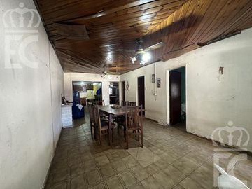 Casa con local en Lanús Oeste para reciclar