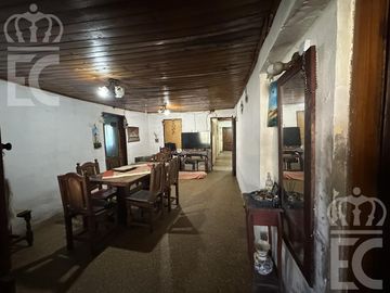 Casa con local en Lanús Oeste para reciclar