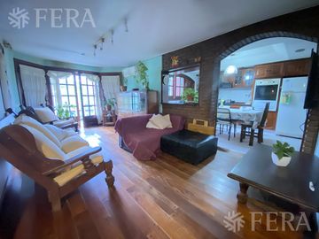 Venta casa 4 ambientes, cochera y piscina en Don Bosco