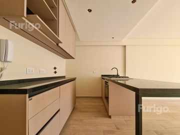 Venta monoambiente a estrenar con patio exclusivo y parrillero