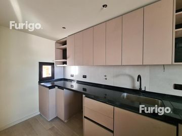 Venta monoambiente a estrenar con patio exclusivo y parrillero