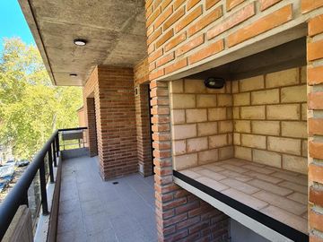Venta monoambiente a estrenar con patio exclusivo y parrillero