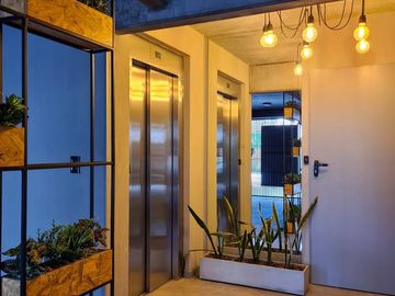 Venta monoambiente a estrenar con patio exclusivo y parrillero