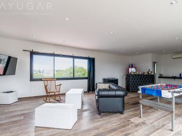 Casa en Venta - Barrio Santa Elena - Pilar del Este