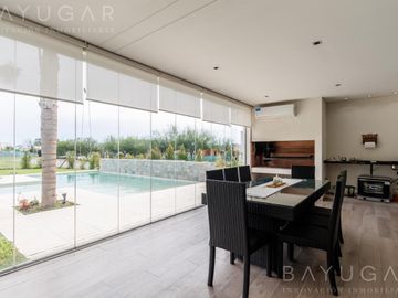 Casa en Venta - Barrio Santa Elena - Pilar del Este