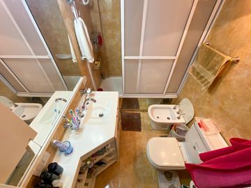 DEPARTAMENTO 5 AMBIENTES, CON BALCON FRENTE A PLAZA ARENALES - VILLA DEVOTO