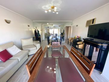 DEPARTAMENTO 5 AMBIENTES, CON BALCON FRENTE A PLAZA ARENALES - VILLA DEVOTO