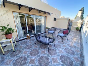 DEPARTAMENTO 5 AMBIENTES, CON BALCON FRENTE A PLAZA ARENALES - VILLA DEVOTO
