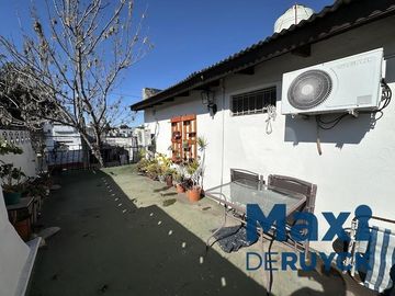 Casa tipo PH al frente en Berazategui