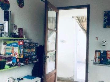 Casa de Bajos, 3 Amb. con Jardín al Frente, Fondo con Parrilla y Garaje