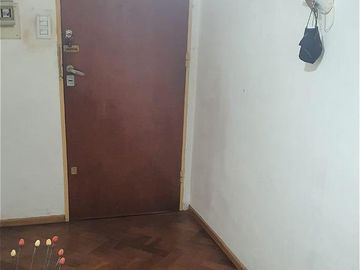 Córdoba Cap-Av. V. Sarsfield 200-200mts Shop. Olmos–2 ½ amb.-C/frente m lum-57m2- A/Viv-Prof