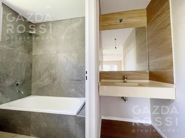 Casa con pileta a estrenar en Lomas Athletic Club Ezeiza