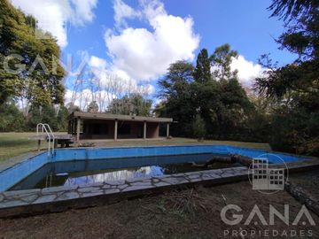 CASA VENTA ROLDÁN A RECICLAR CON PILETA