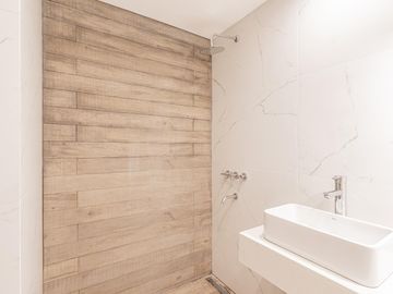 DEPARTAMENTO PREMIUM DE TRES DORMITORIOS VENTA PATIO DE USO EXCUSIVO CENTRO ROSARIO