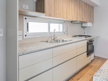DEPARTAMENTO PREMIUM DE TRES DORMITORIOS VENTA PATIO DE USO EXCUSIVO CENTRO ROSARIO