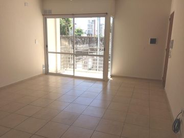 VENTA - Departamento 1 dormitorio con Balcón y Terraza de Uso Exclusivo, Barrio Echesortu - Rosario