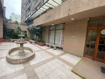 Departamento en Venta en Lord Cochrane, Metro Moneda