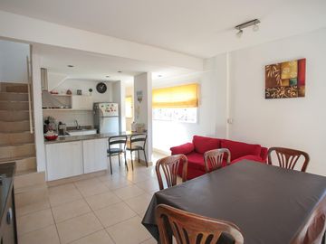 Luminoso PH de 3 ambientes en duplex con terraza y balcón en Villa Pueyrredón