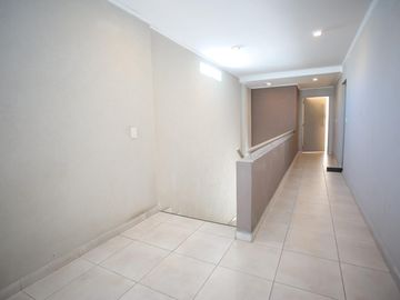 Luminoso PH de 3 ambientes en duplex con terraza y balcón en Villa Pueyrredón