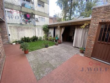 Casa 4ambientes en el centro Ballester
