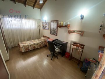 Casa 4ambientes en el centro Ballester