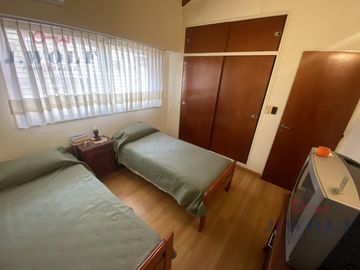 Casa 4ambientes en el centro Ballester