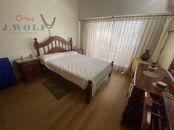 Casa 4ambientes en el centro Ballester