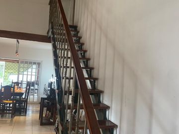 Casa en  venta en  Gral. Rodriguez, con quincho o de departamento de 2 ambientes, ideal 2 familias.