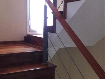 Venta de hermosa Casa 4 ambientes con amplio fondo libre, cochera y parrila en Ezpeleta Este