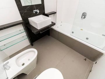 Complejo Al Río -   RETASADO - 2 amb con cochera y baulera en venta