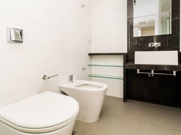 Complejo Al Río -   RETASADO - 2 amb con cochera y baulera en venta