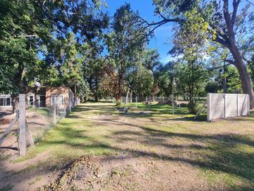 Terreno en  venta. Barrio semi cerrado